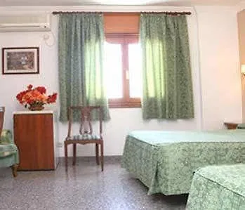Hostal Nerjasol Konukevi